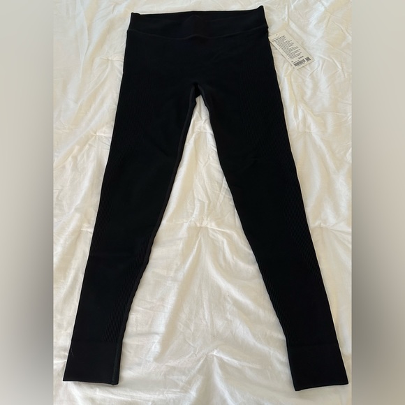 Lululemon Keep the Heat Thermal Tight in Black - Size XL - Picture 3 of 12